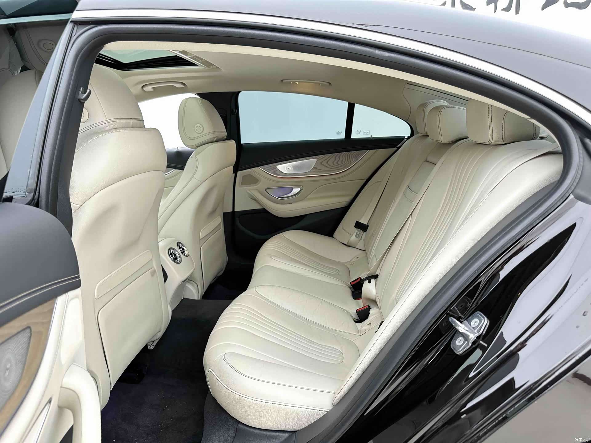 Mercedes-Benz CLS, 2018 9