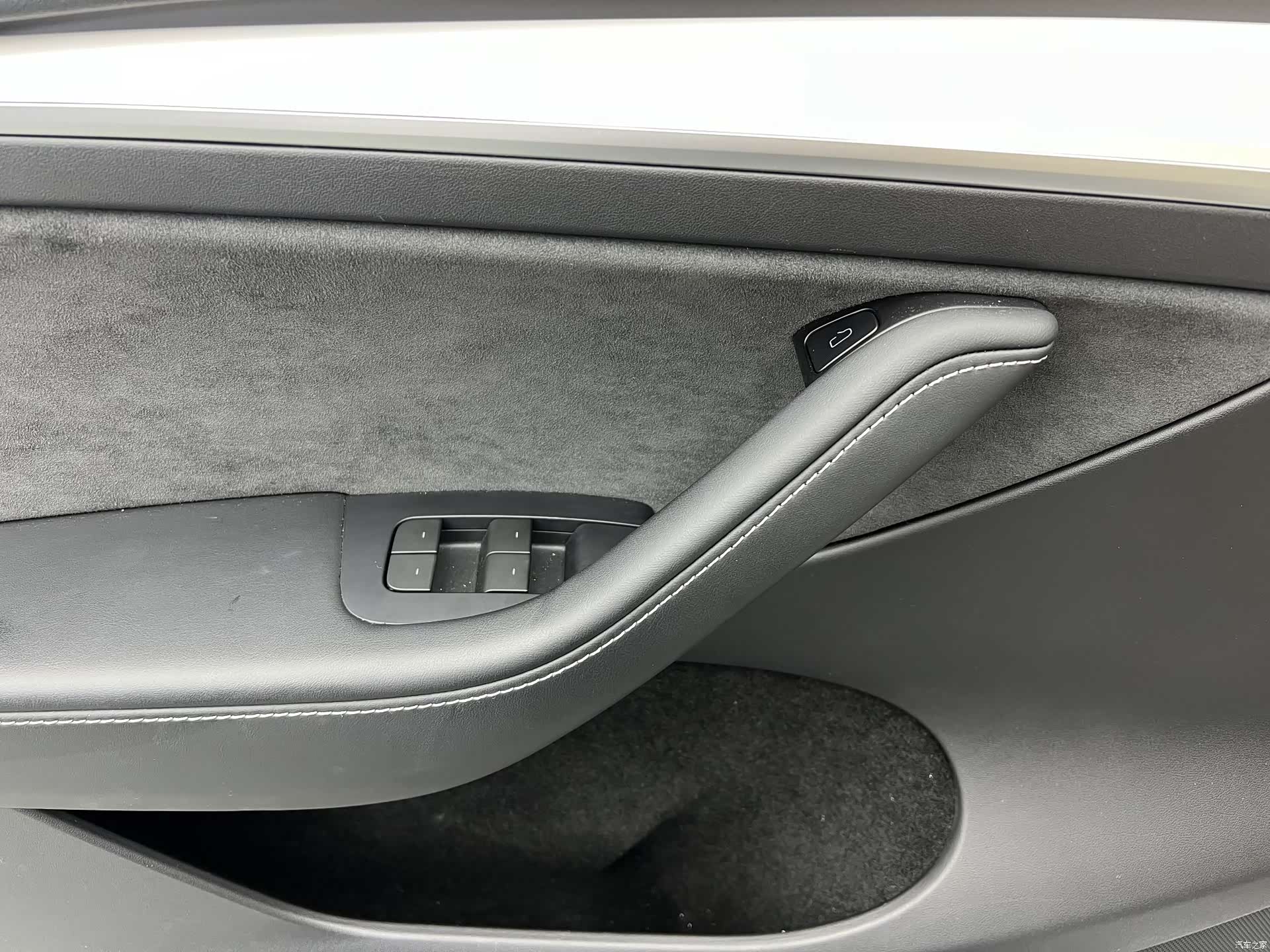 Tesla Model Y, 2023 4