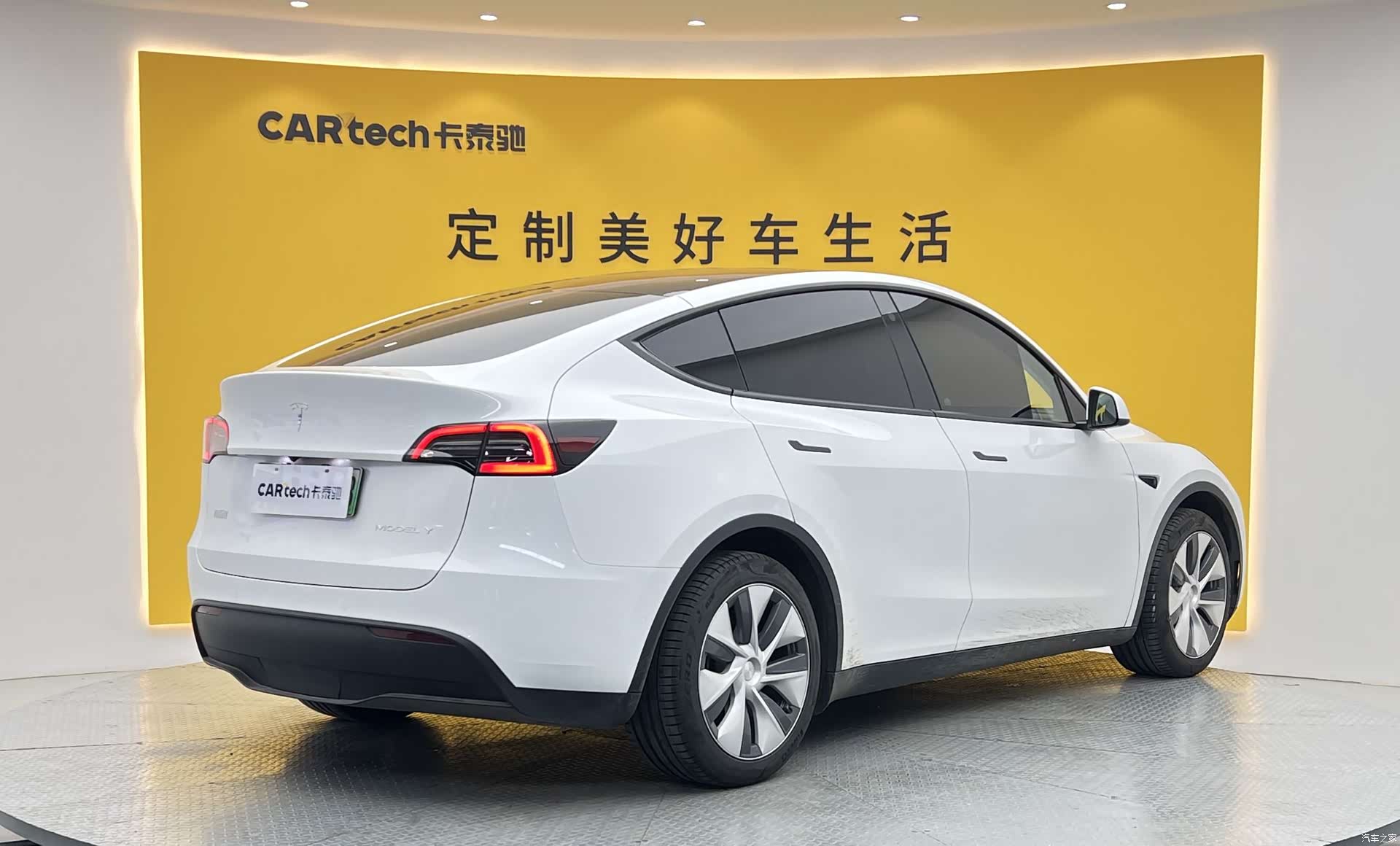 Tesla Model Y, 2023 26