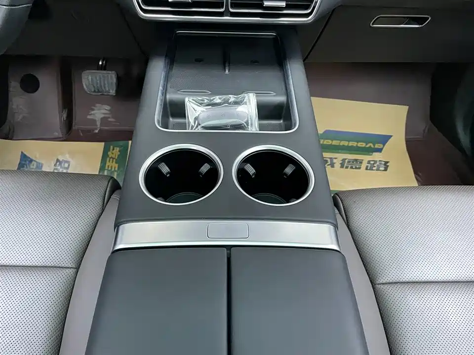 Li Auto Ideal L8