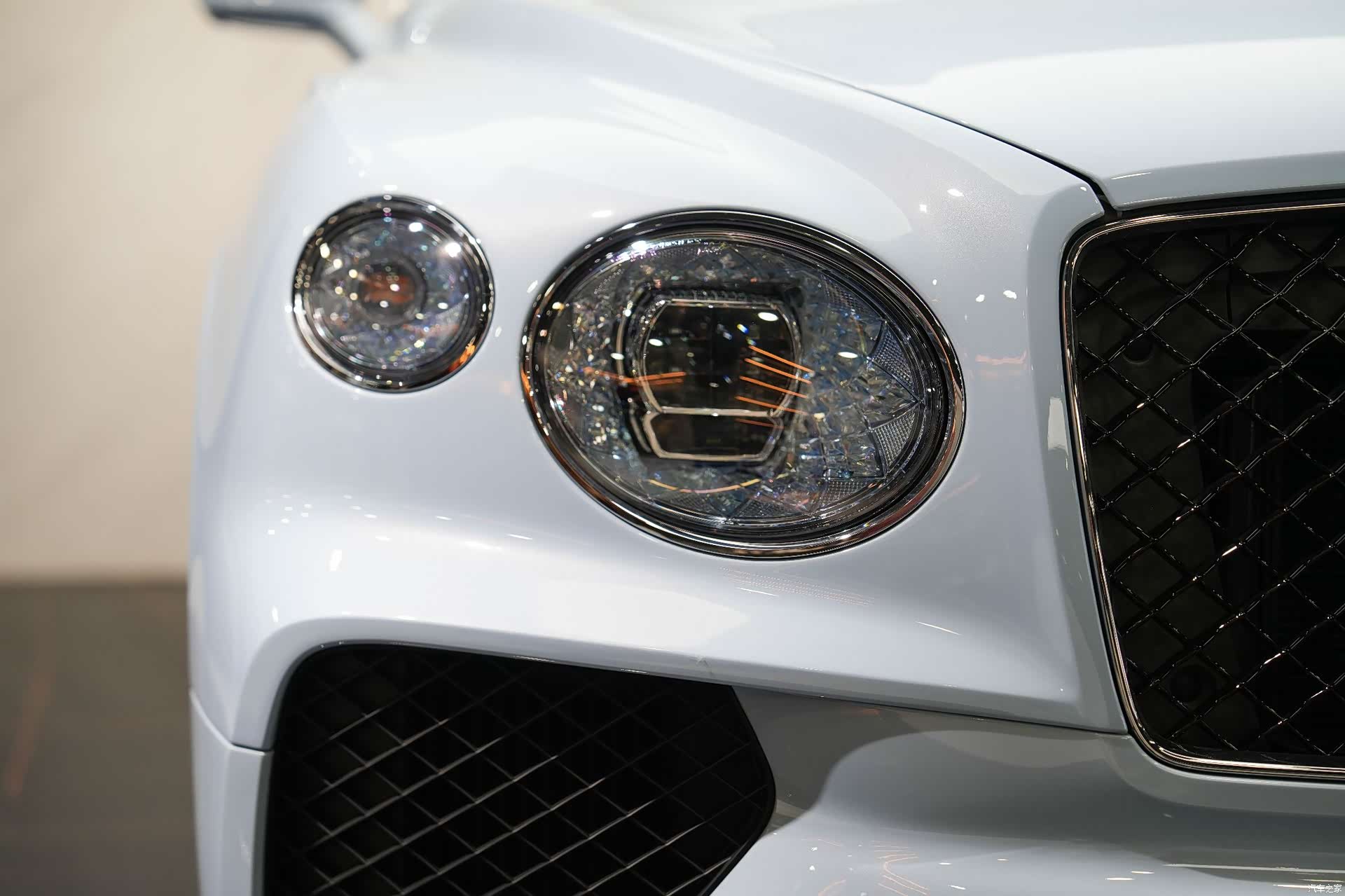 Bentley Bentayga, 2024 все фото