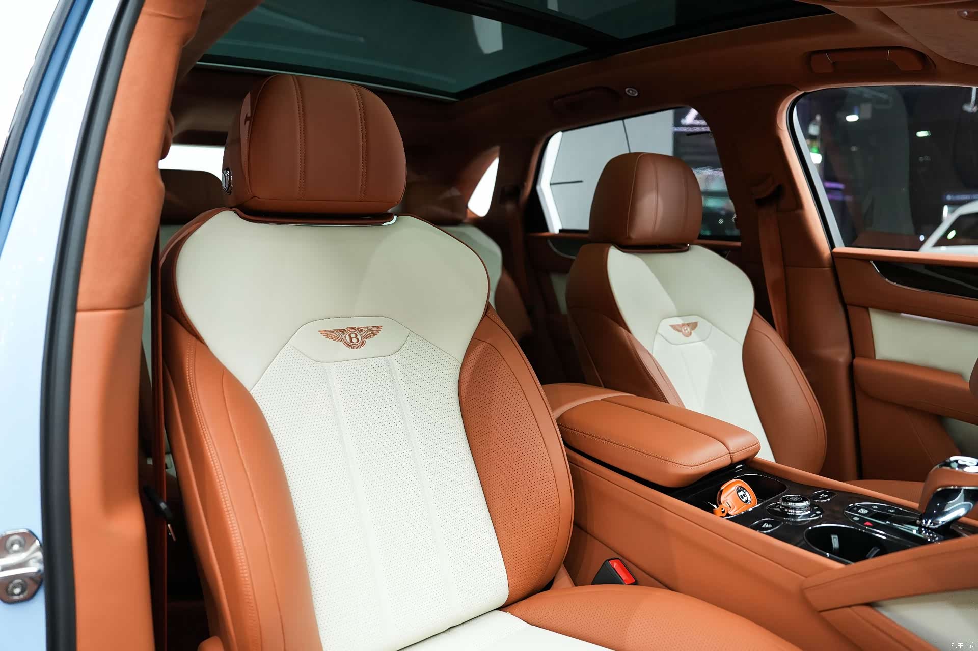 Bentley Bentayga, 2024 42