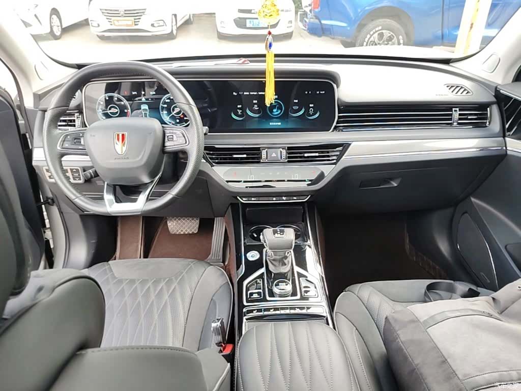 Hongqi HS5, 2023 10