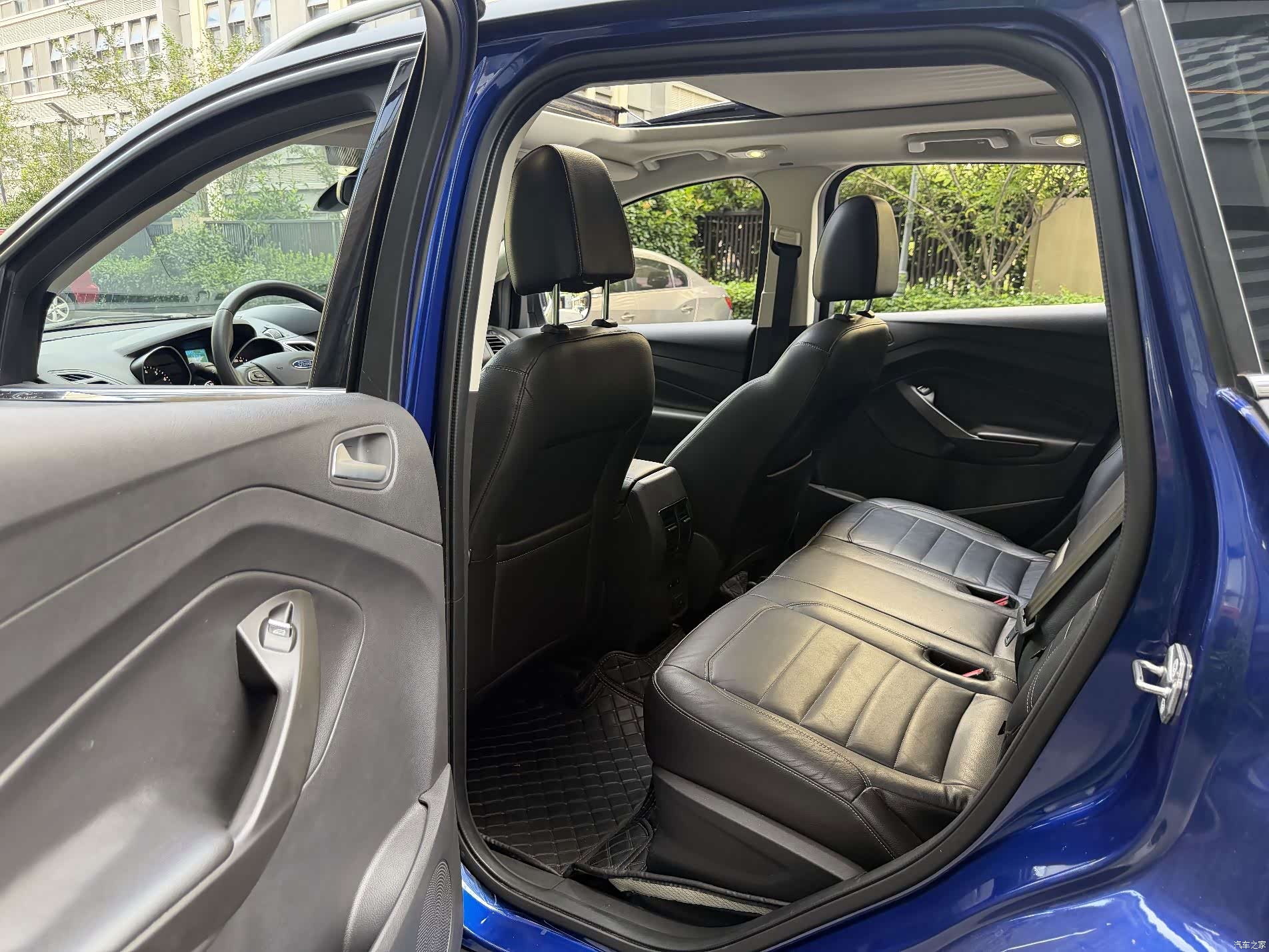 Ford Kuga, 2017 12