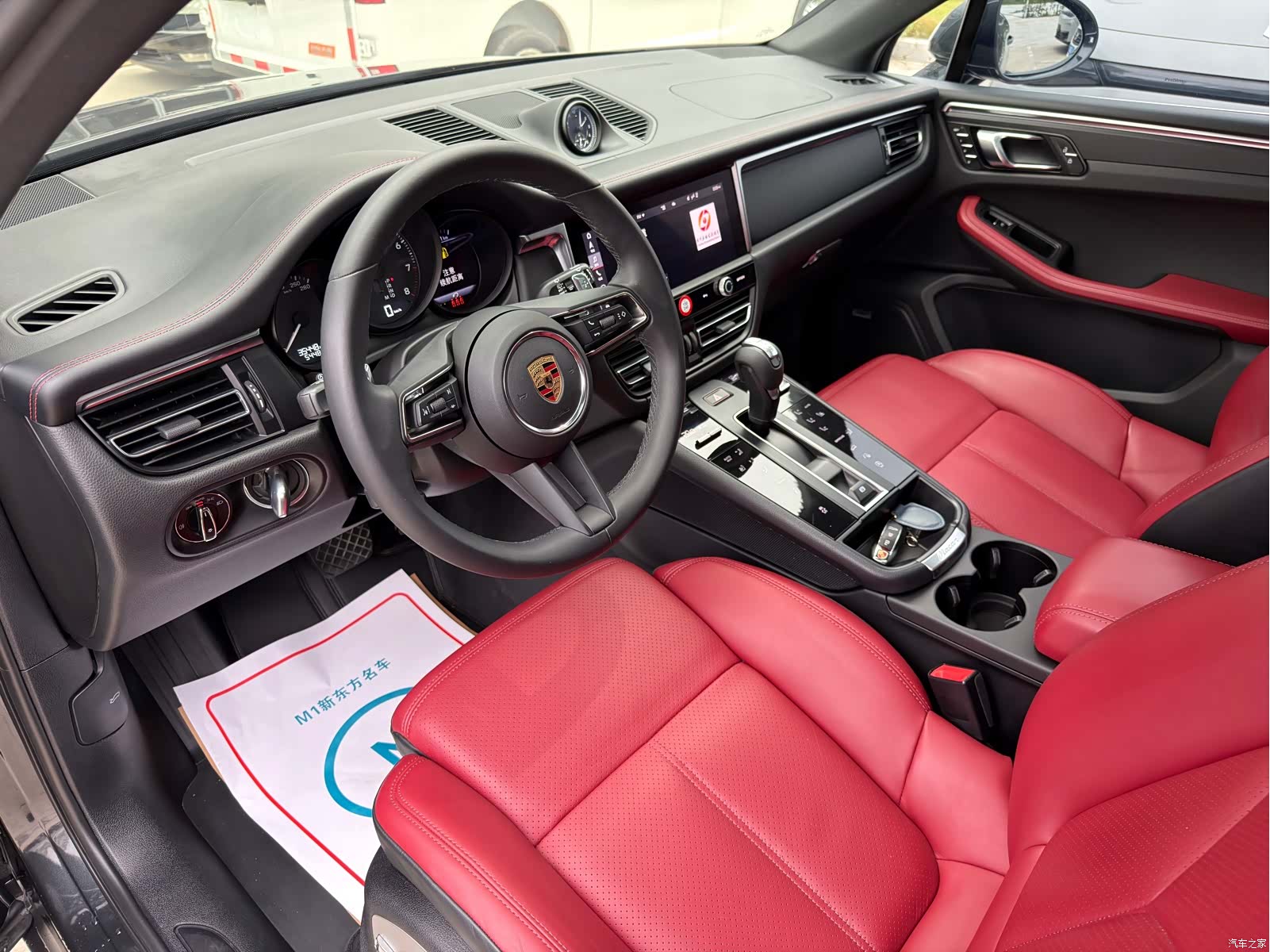 Porsche Macan, 2024 6