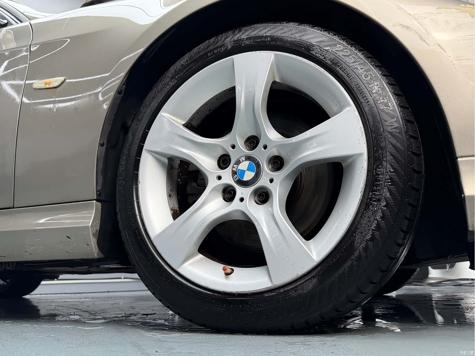 BMW 3 Series, 2011 10