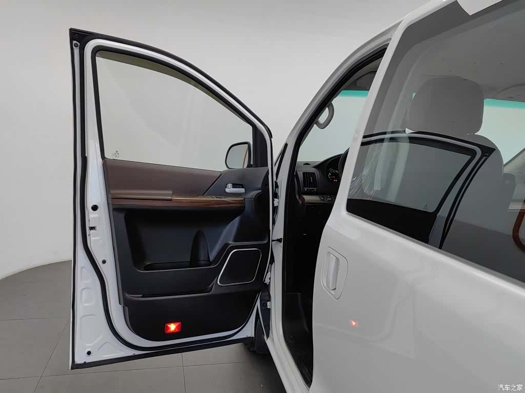 DongFeng CM7, 2020 8
