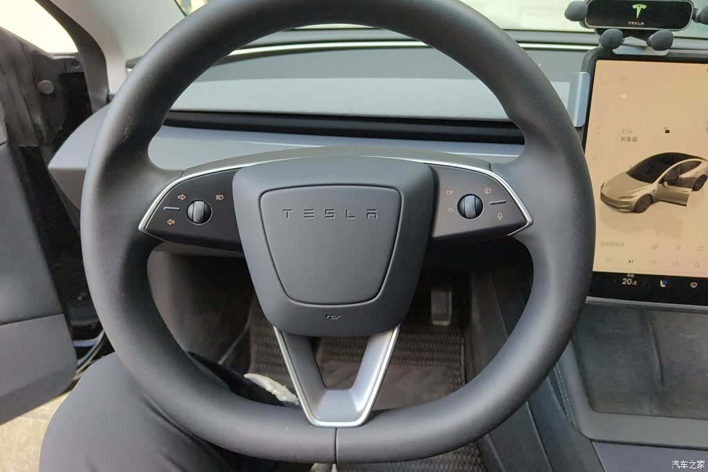 Tesla Model 3, 2023 15