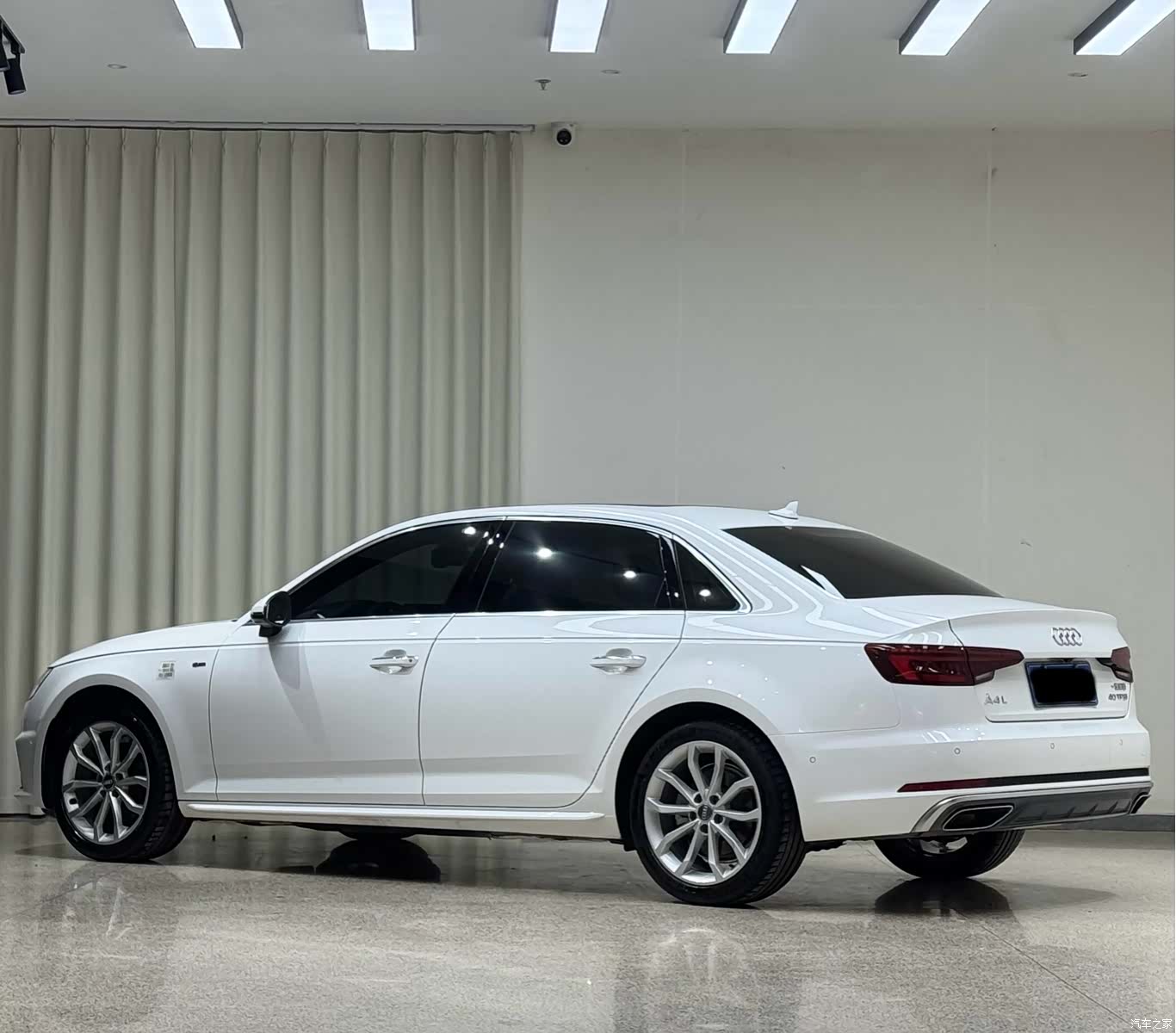 Audi A4L, 2020 4