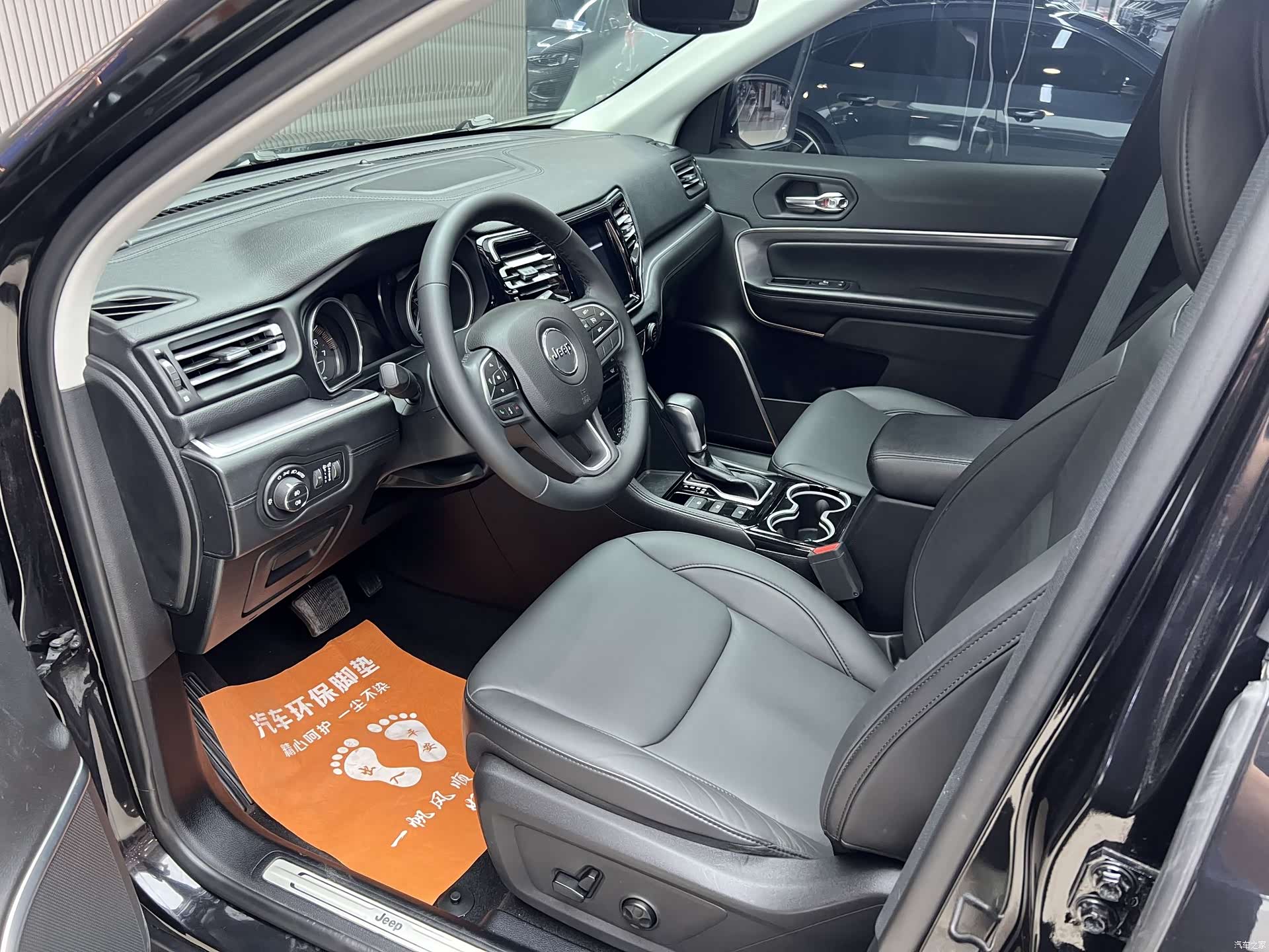Jeep Grand Commander, 2019 11
