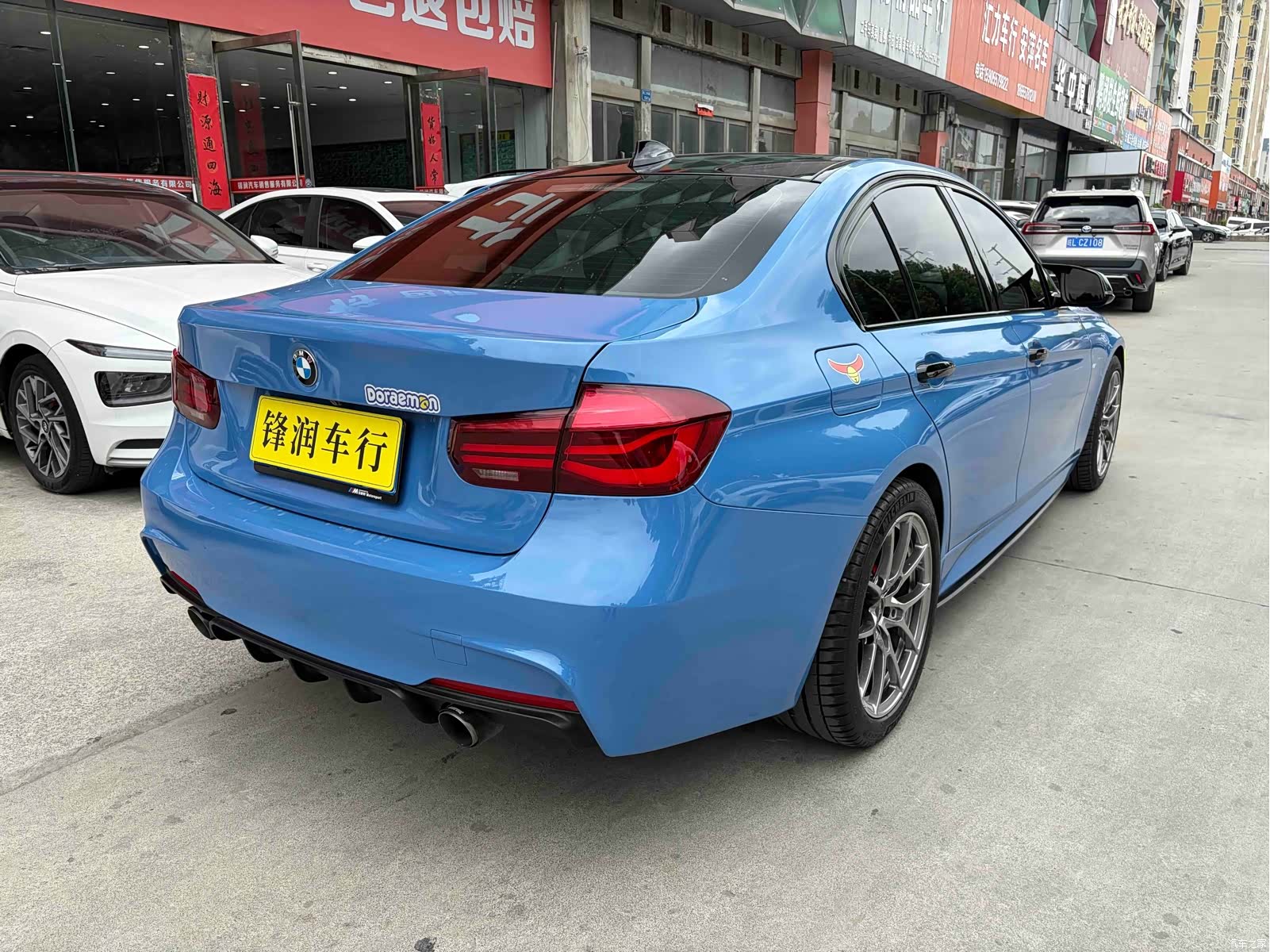 BMW 3 Series, 2018 все фото