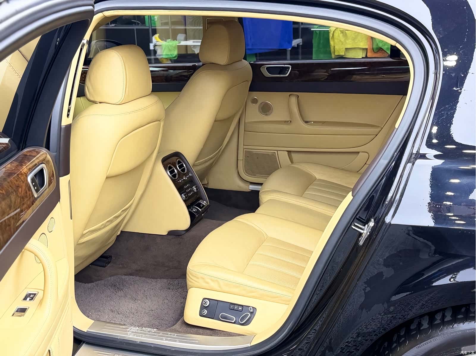 Bentley Flying Spur, 2011 4