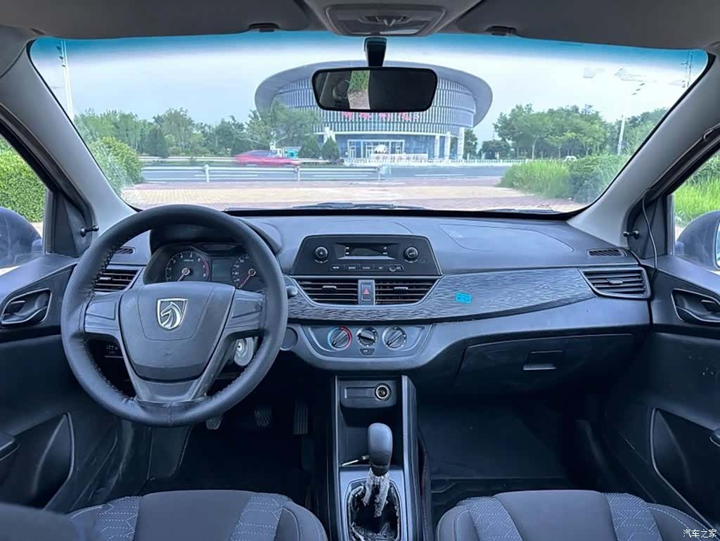 Wuling 310, 2016 9