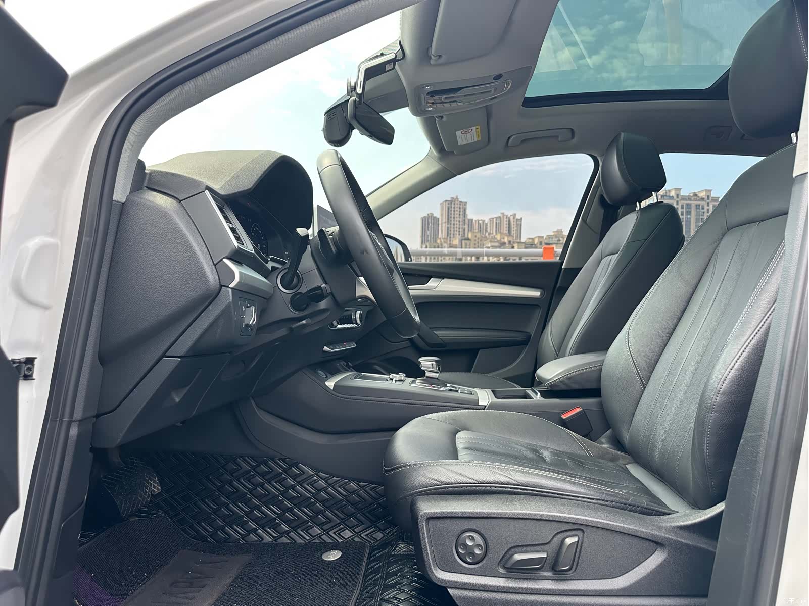 Audi Q5L, 2021 4