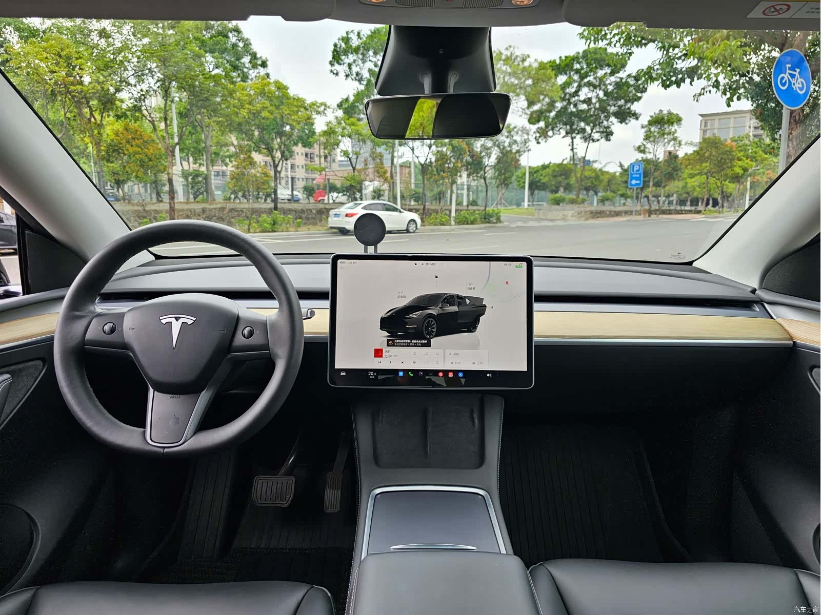 Tesla Model Y, 2023 12