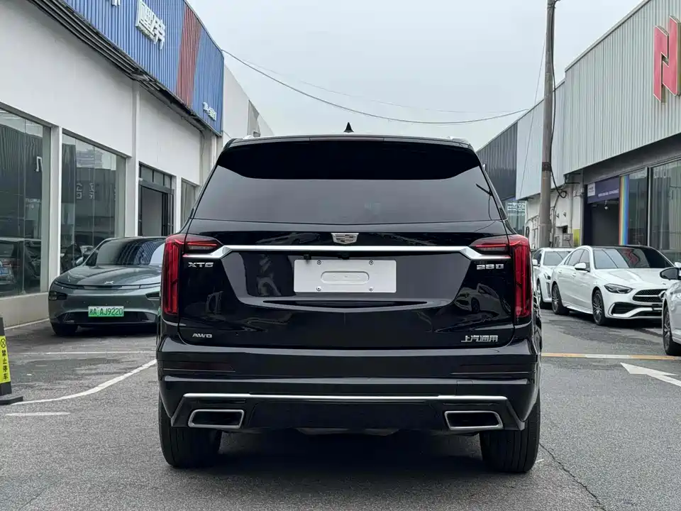 Cadillac XT6