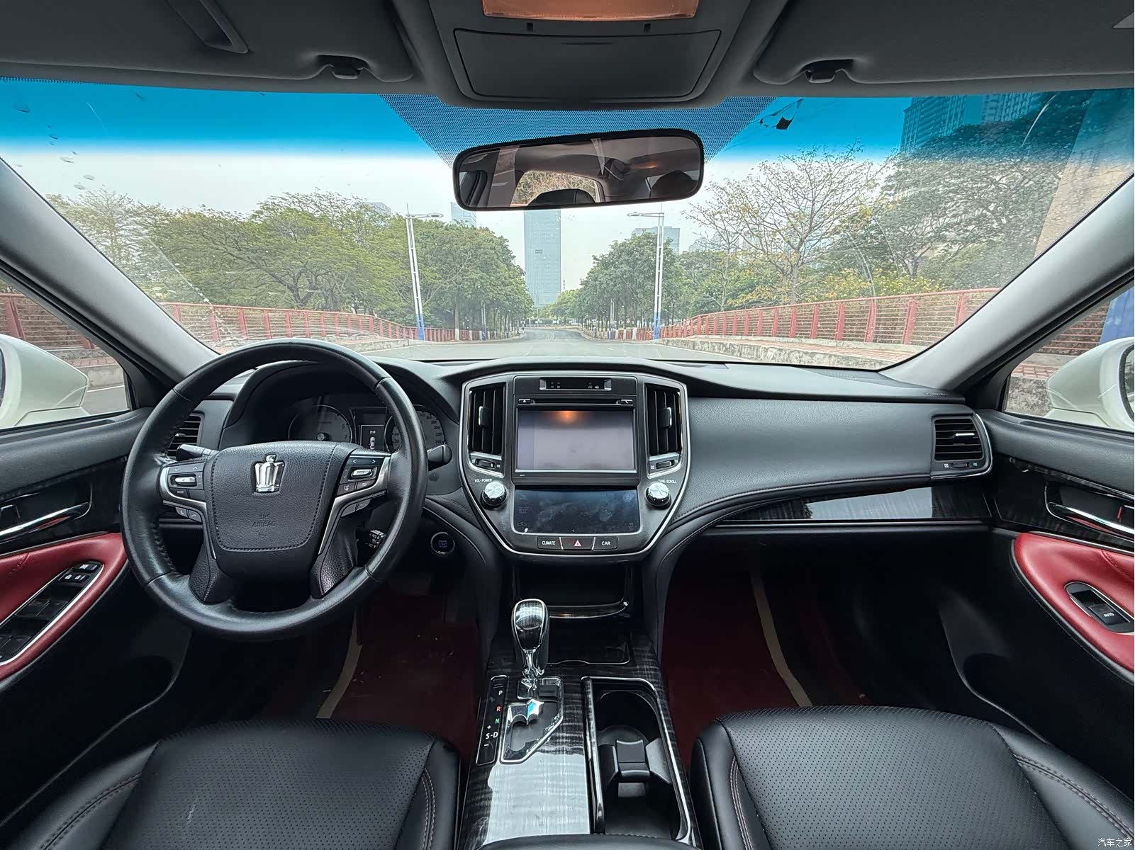 Toyota Crown, 2016 6