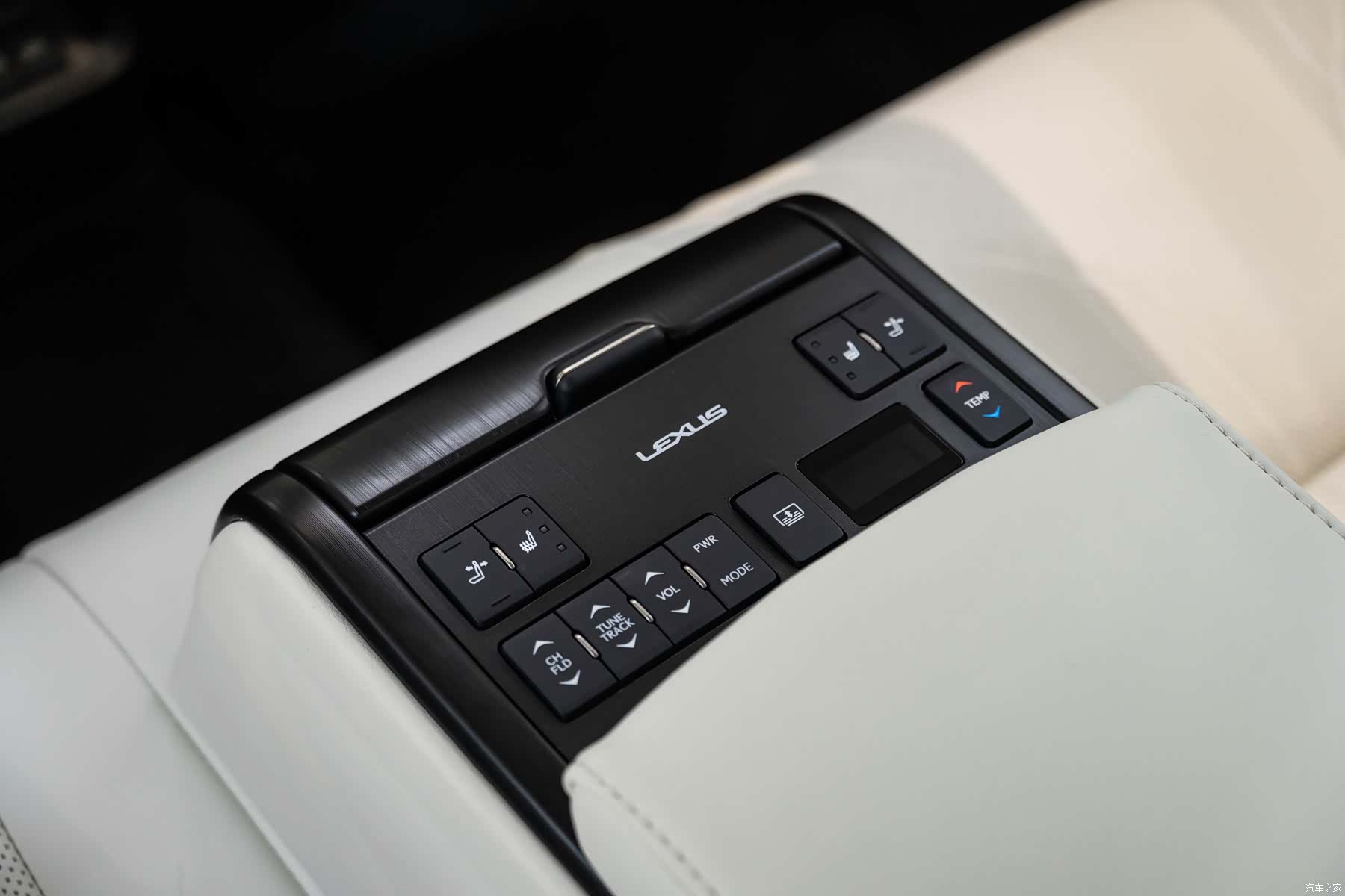 Lexus ES, 2025 18