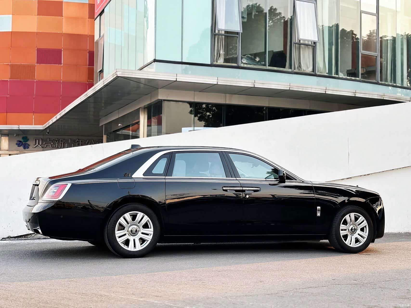 Rolls-Royce Ghost, 2024 все фото