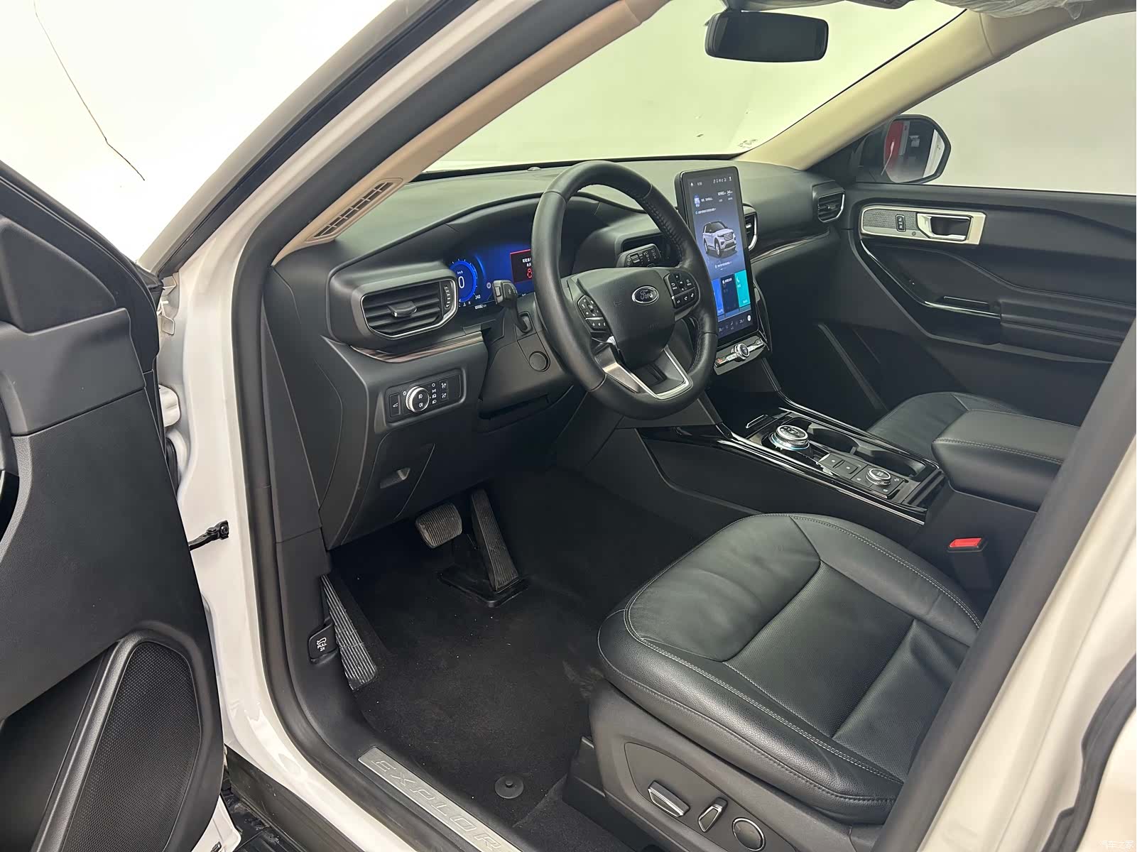 Ford Explorer, 2021 10