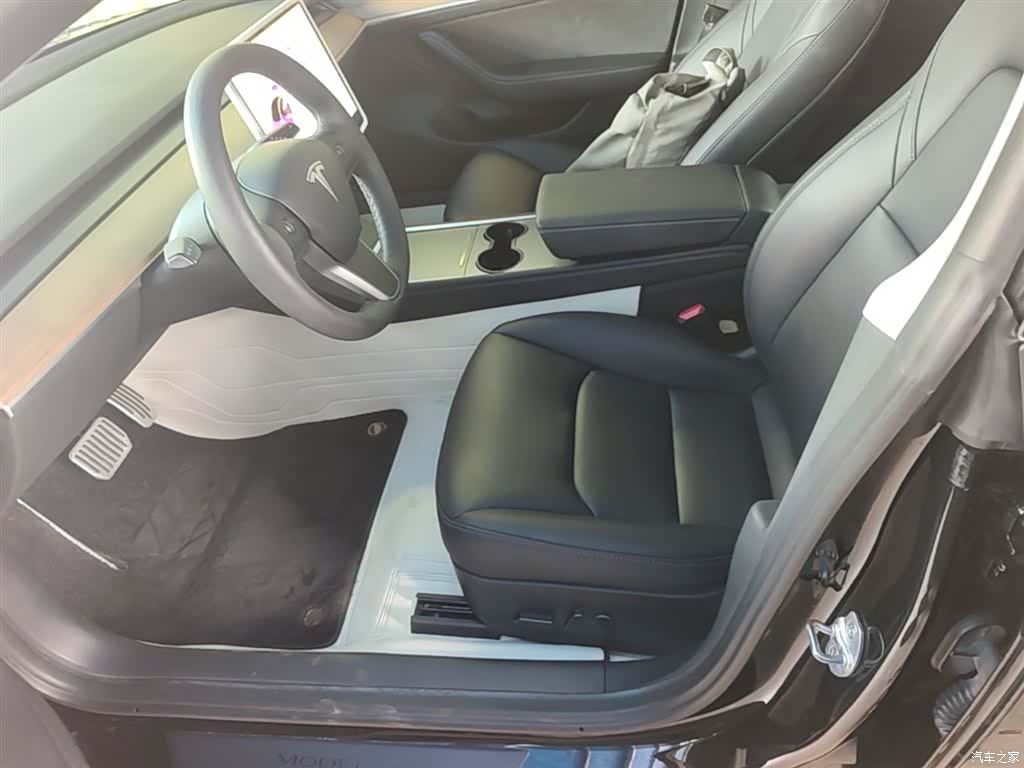 Tesla Model 3, 2022 15