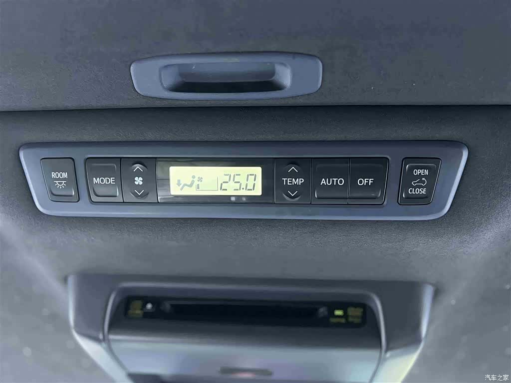 Toyota Alphard, 2011 17