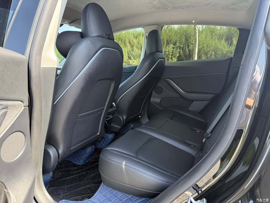 Tesla Model Y, 2023 9