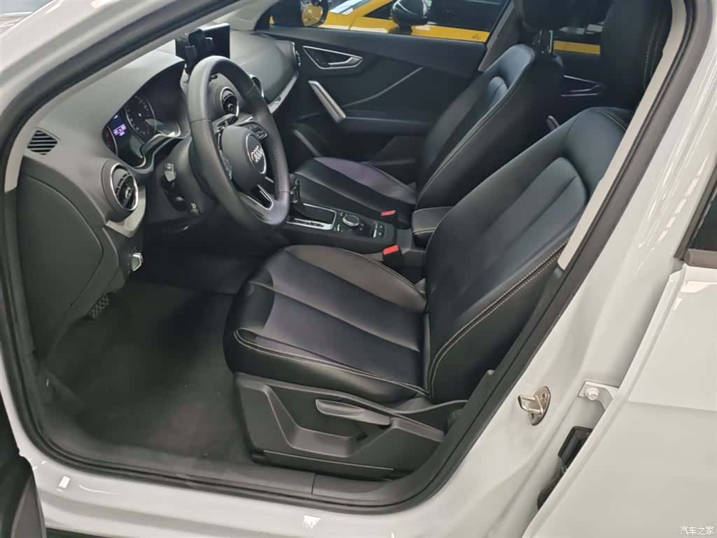 Audi Q2L, 2021 15