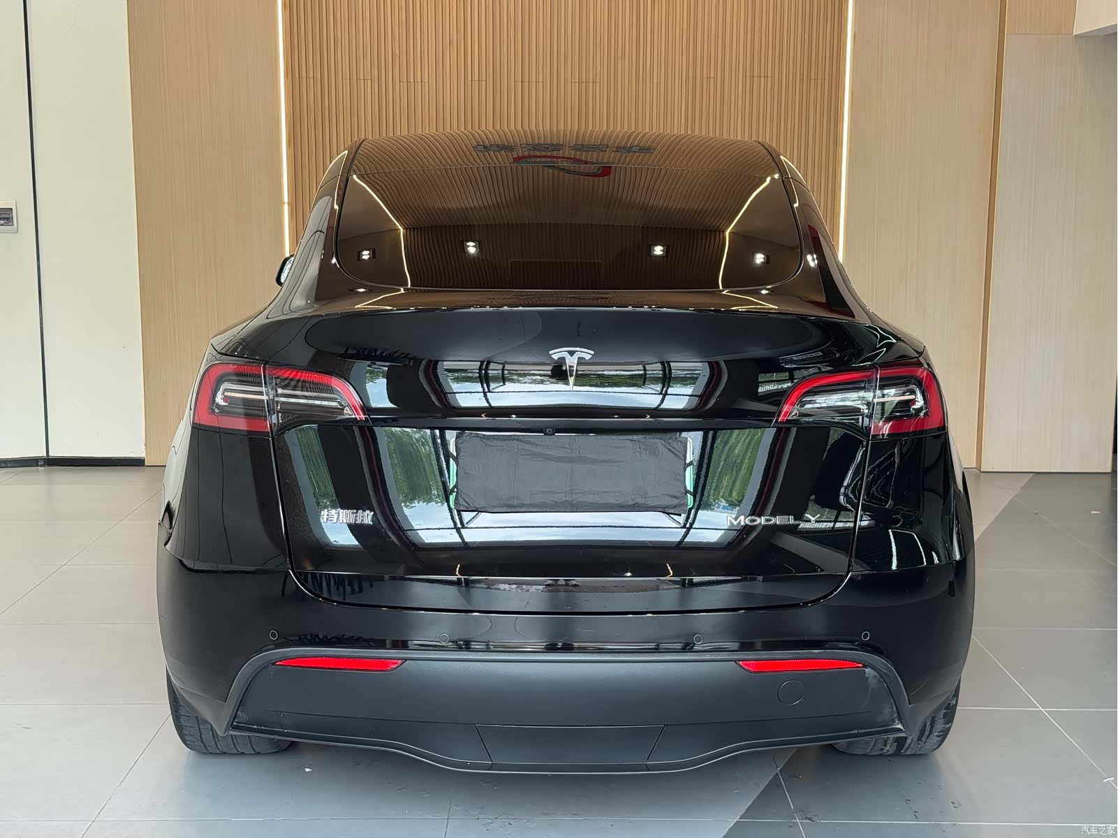 Tesla Model Y, 2023 17