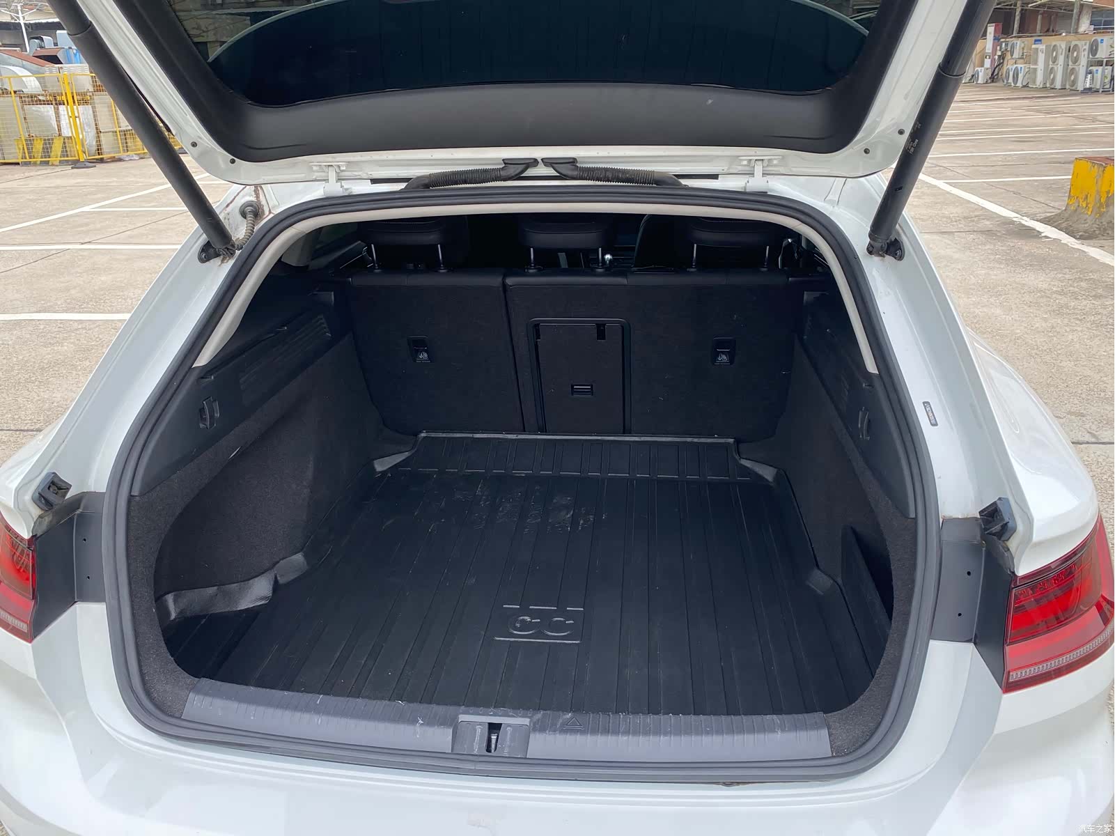 Volkswagen CC, 2022 16