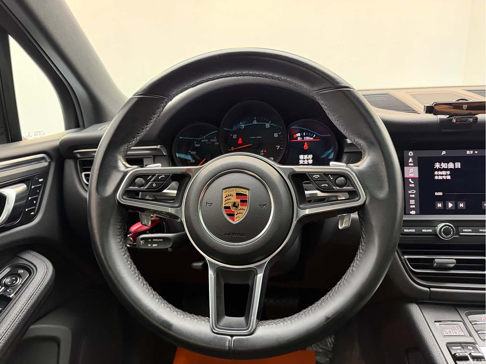 Porsche Macan, 2019 12