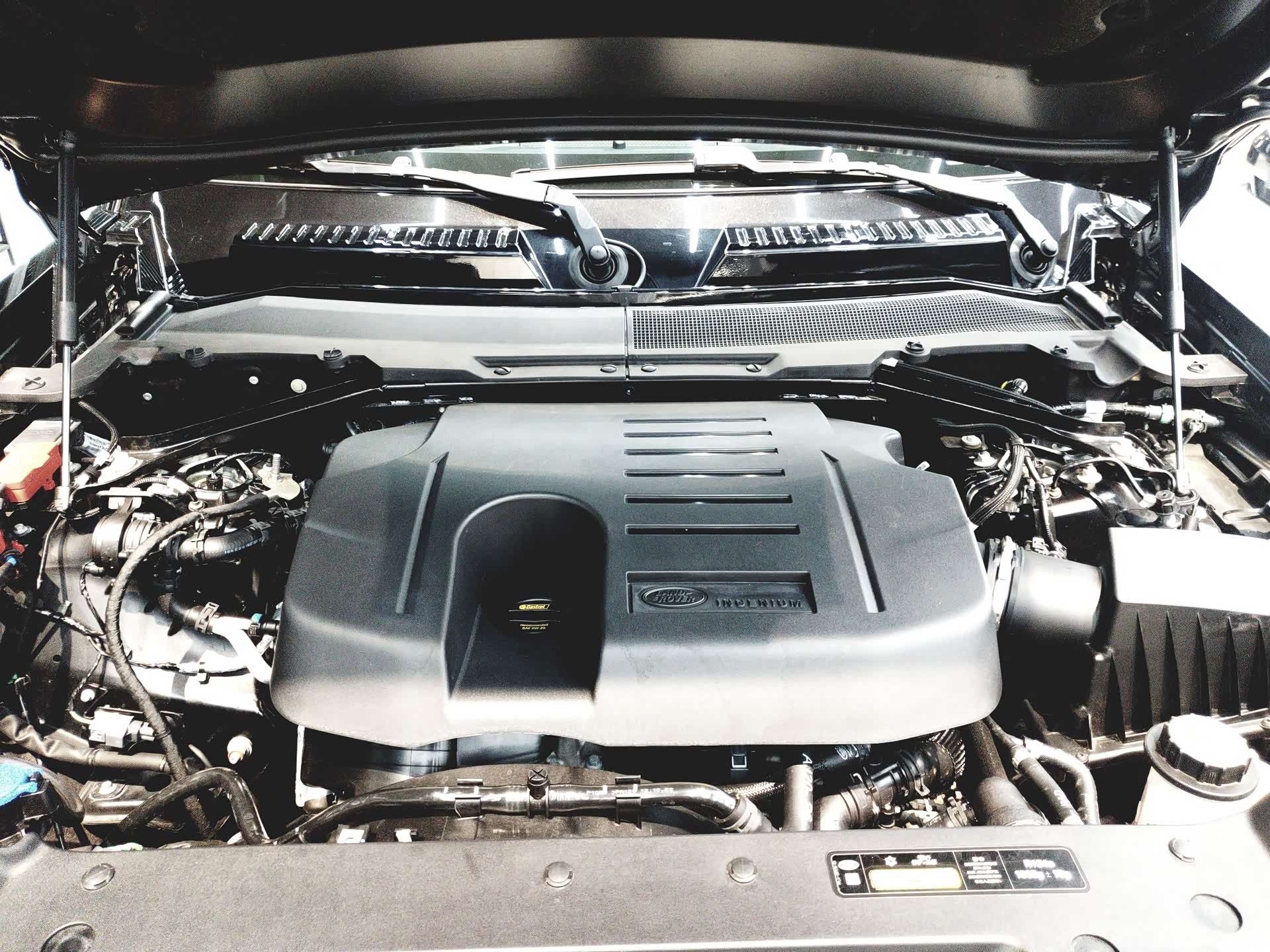 Land Rover Defender, 2023 15
