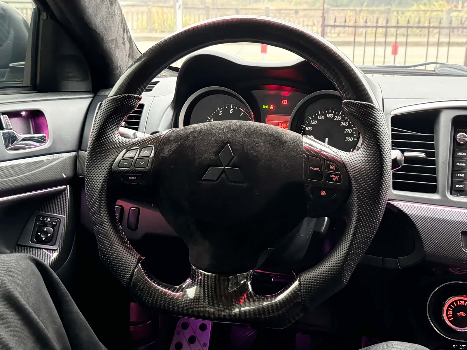 DongNanQiChe YARiS L, 2012 12
