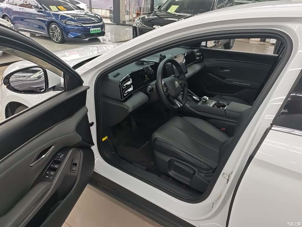 BYD Qin, 2025 16