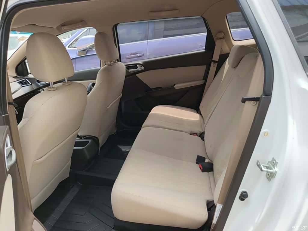 Wuling 310W, 2021 17