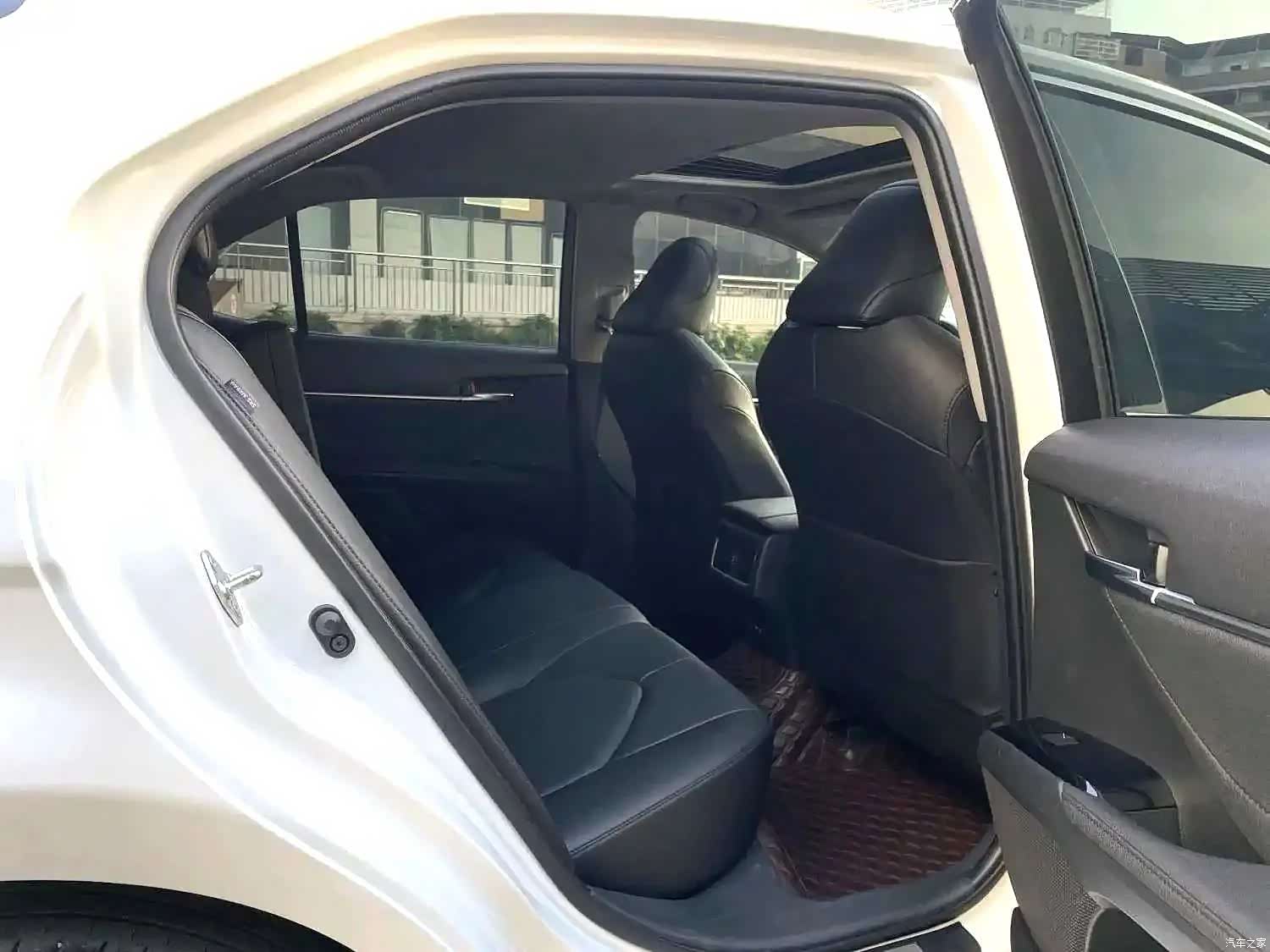 Toyota Camry, 2023 12