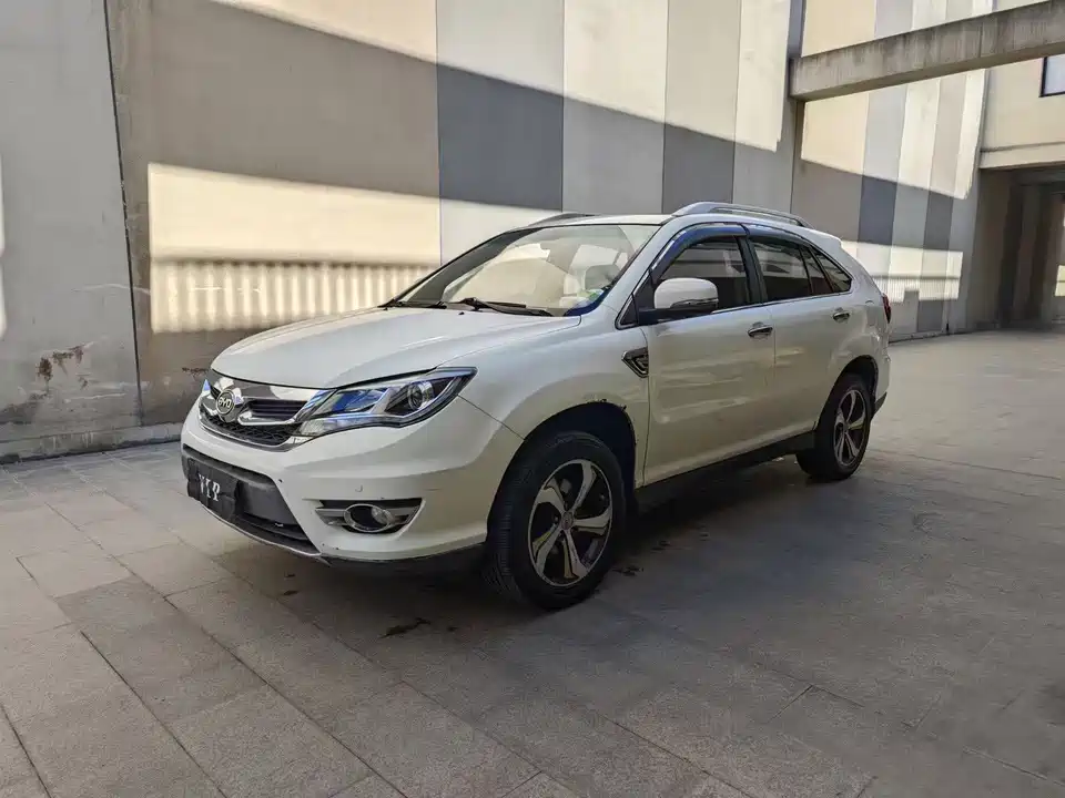BYD S7
