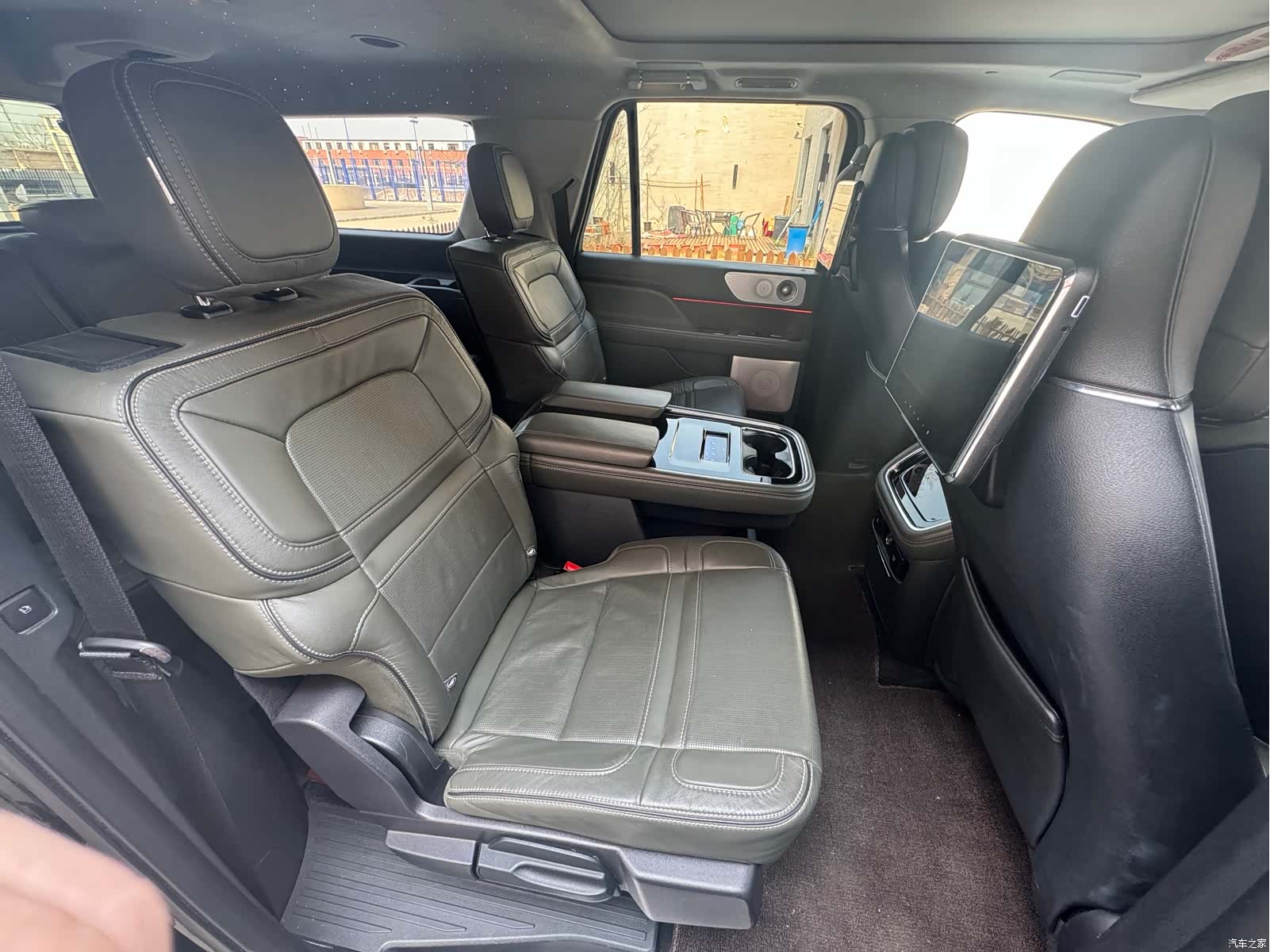 Lincoln Navigator, 2023 14