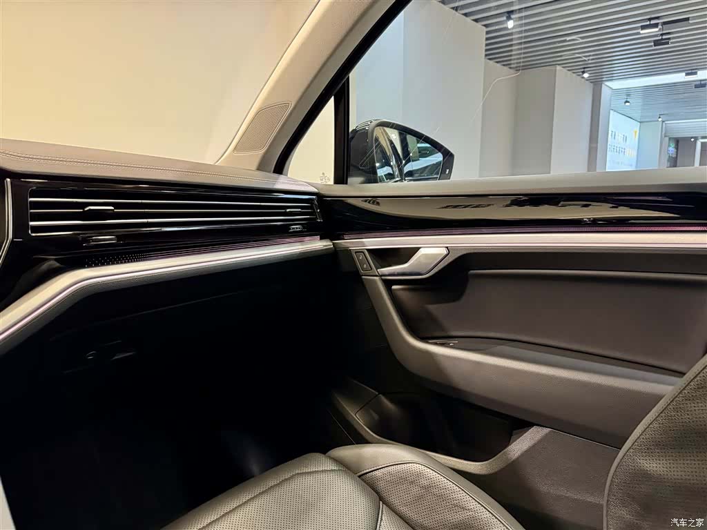 Volkswagen Touareg, 2023 27