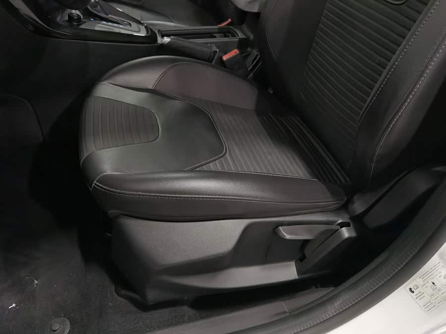 Ford Focus 2016, фото 20