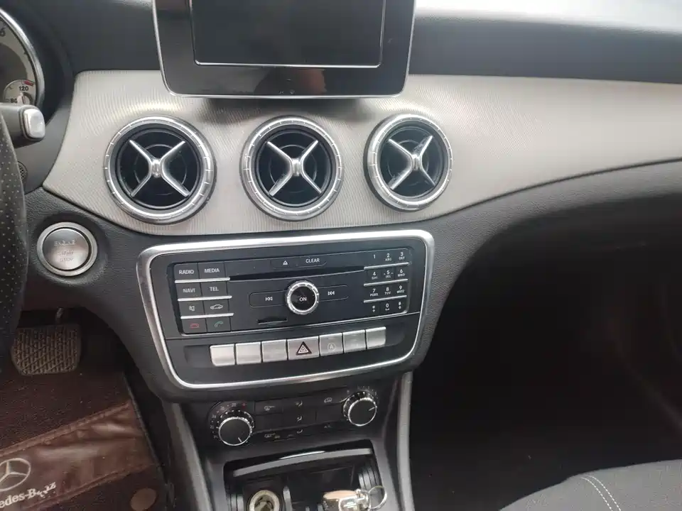 Mercedes-Benz CLA Mercedes-Benz CLA