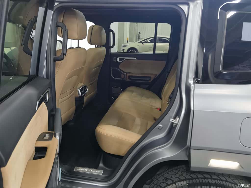 Jetour Traveller, 2023 15