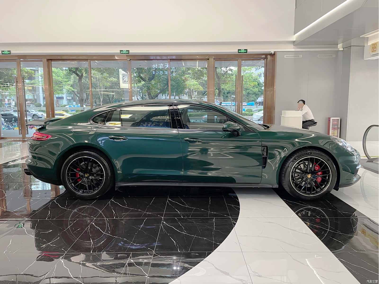 Porsche Panamera, 2018 все фото