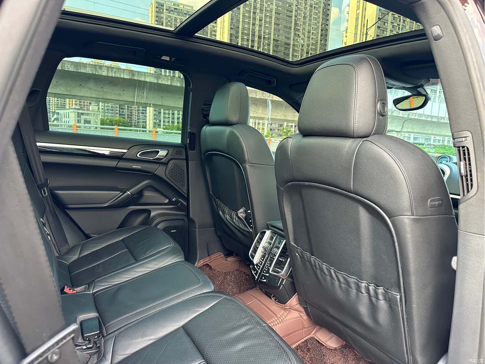 Porsche Cayenne, 2015 11