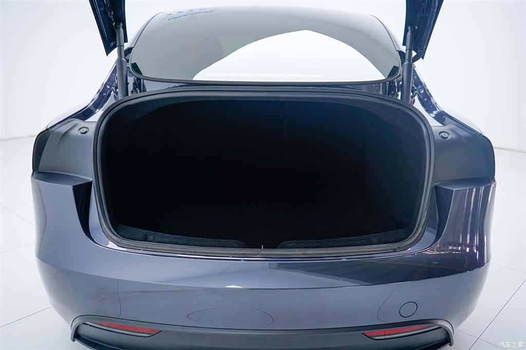 Tesla Model 3, 2024 8