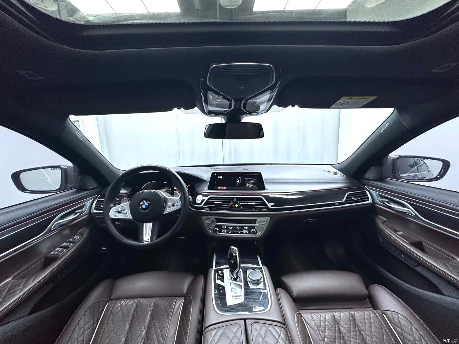 BMW 7 Series, 2021 все фото