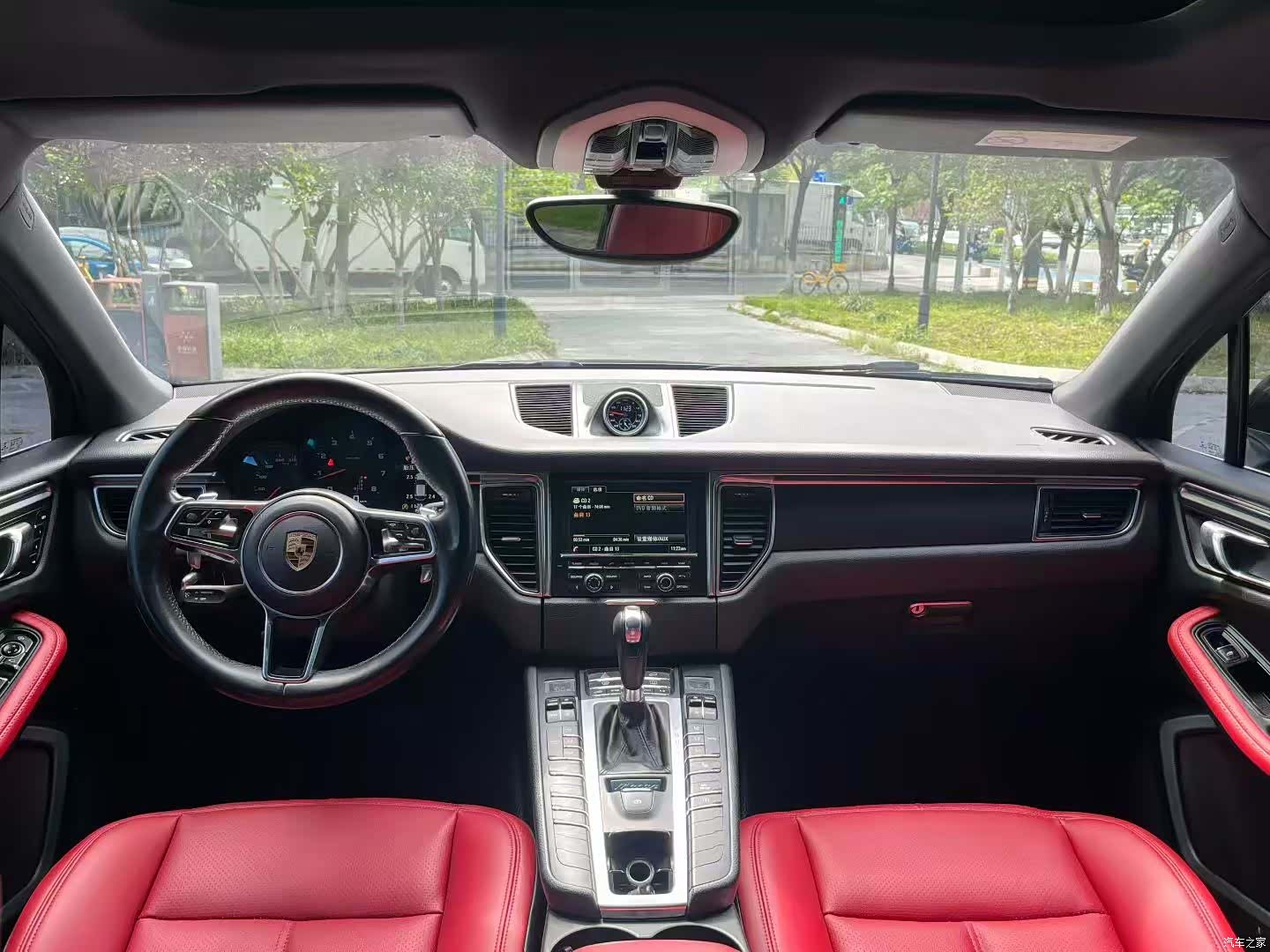 Porsche Macan, 2016 все фото