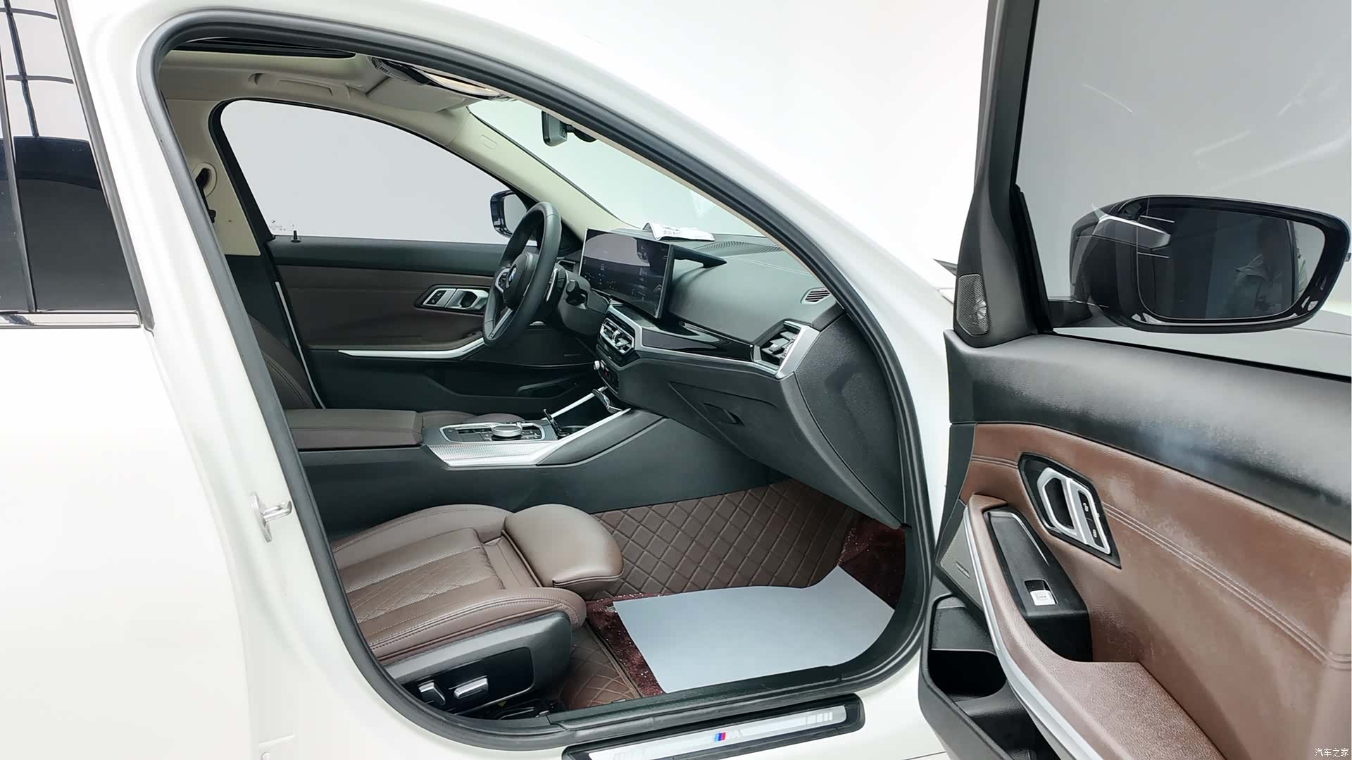 BMW 3 Series, 2023 12