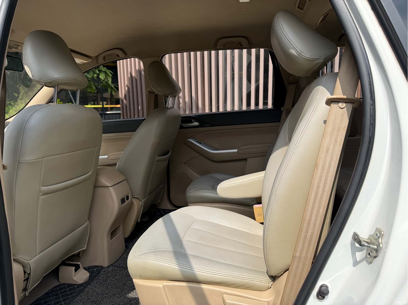 Wuling 730, 2015 8