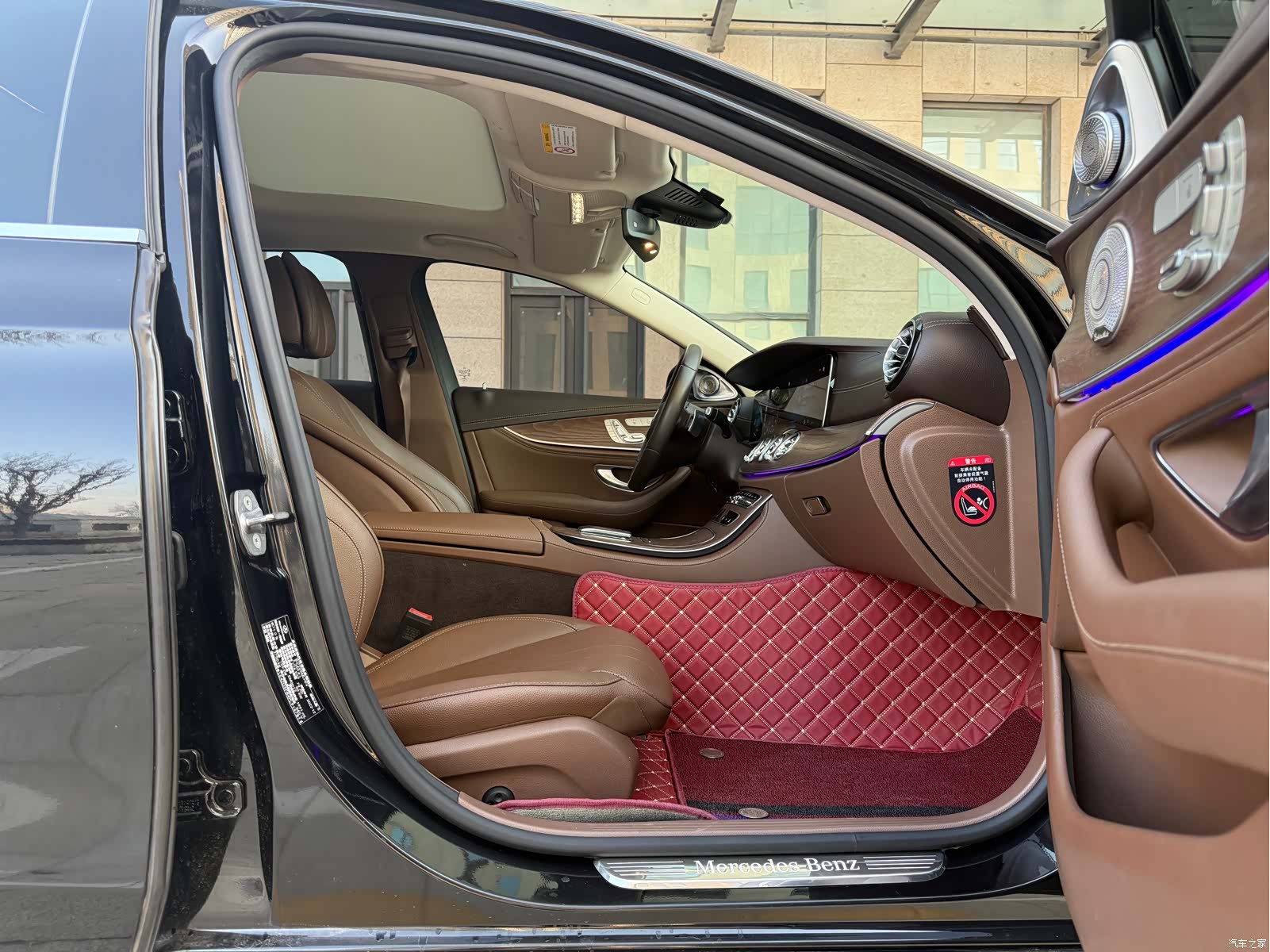 Mercedes-Benz E-Class, 2023 22